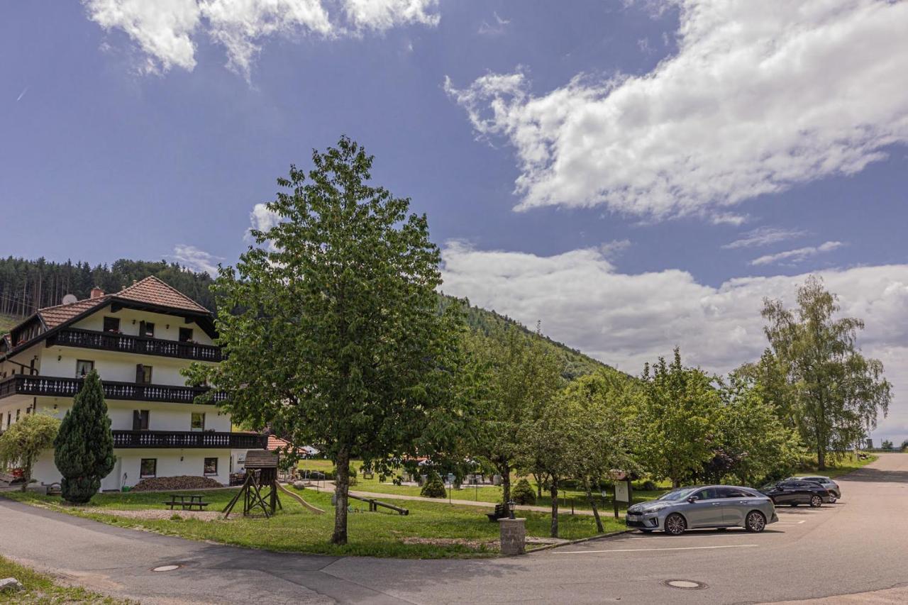 Boutique Wellnesshotel Landmann Steinen  Exterior foto